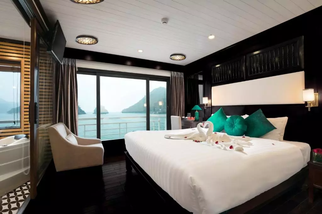 Alice Cruise Halong